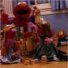 elmo_play.jpg (13152 bytes)